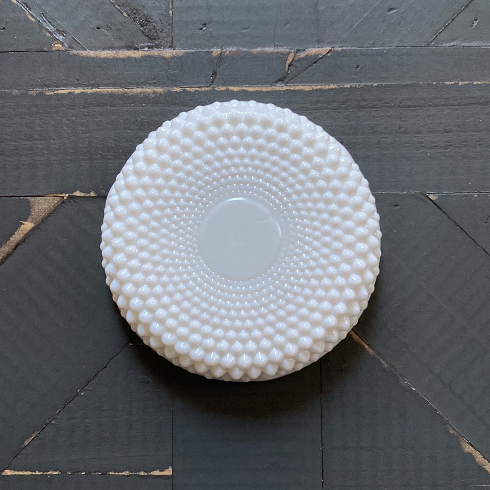 🦋Vintage🦋Westmoreland Milk Glass Hobnail Ashtray - Picture 3 of 5